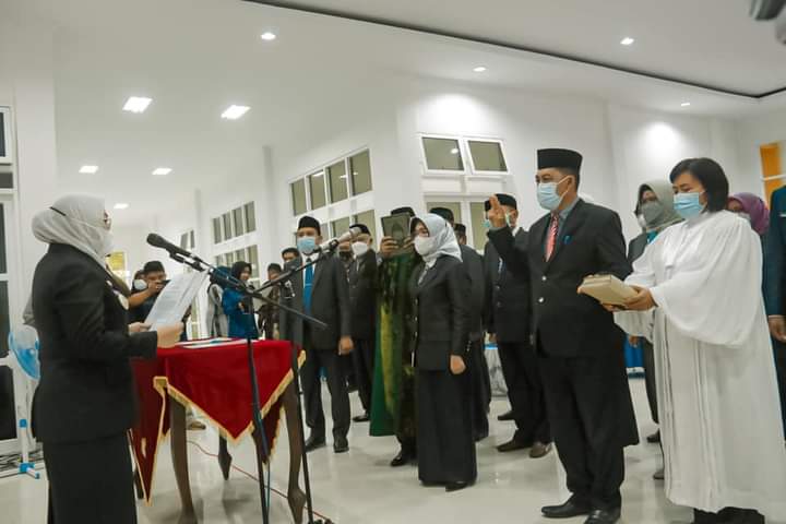 Gelar Mutasi Eselon Dua, Bupati Mamuju Harap Kepercayaan tak bertepuk Sebelah Tangan